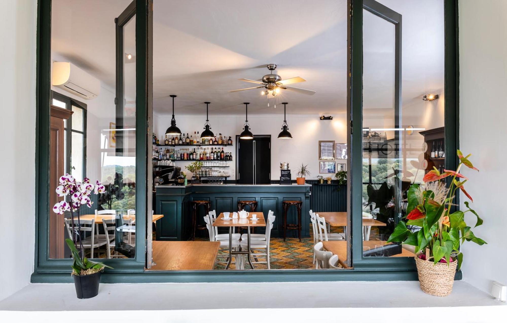 Hotel Restaurant Les Remparts Венаск Экстерьер фото