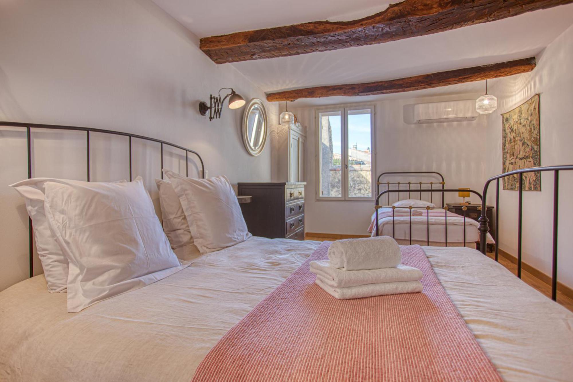 Hotel Restaurant Les Remparts Венаск Экстерьер фото
