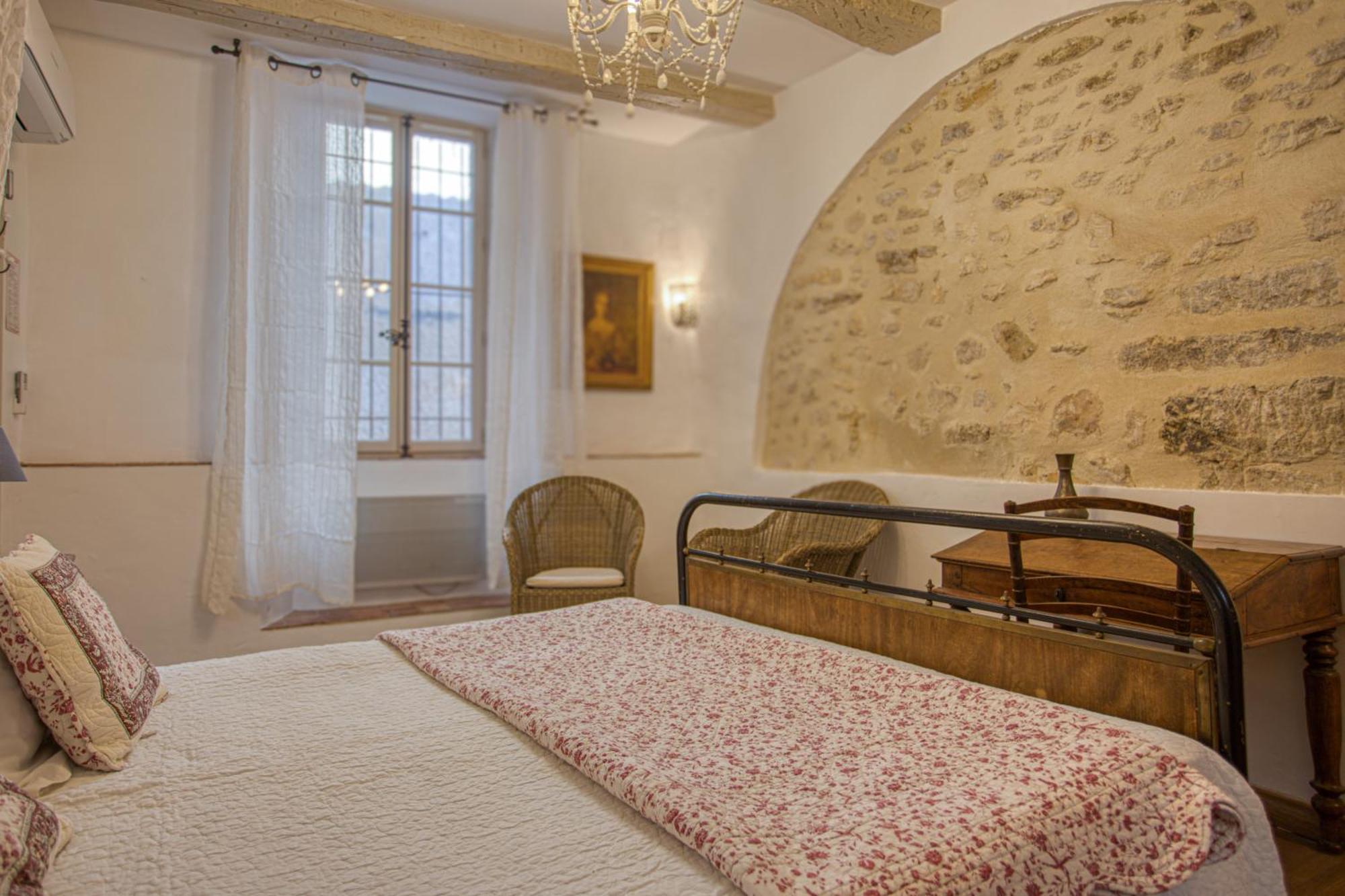 Hotel Restaurant Les Remparts Венаск Экстерьер фото