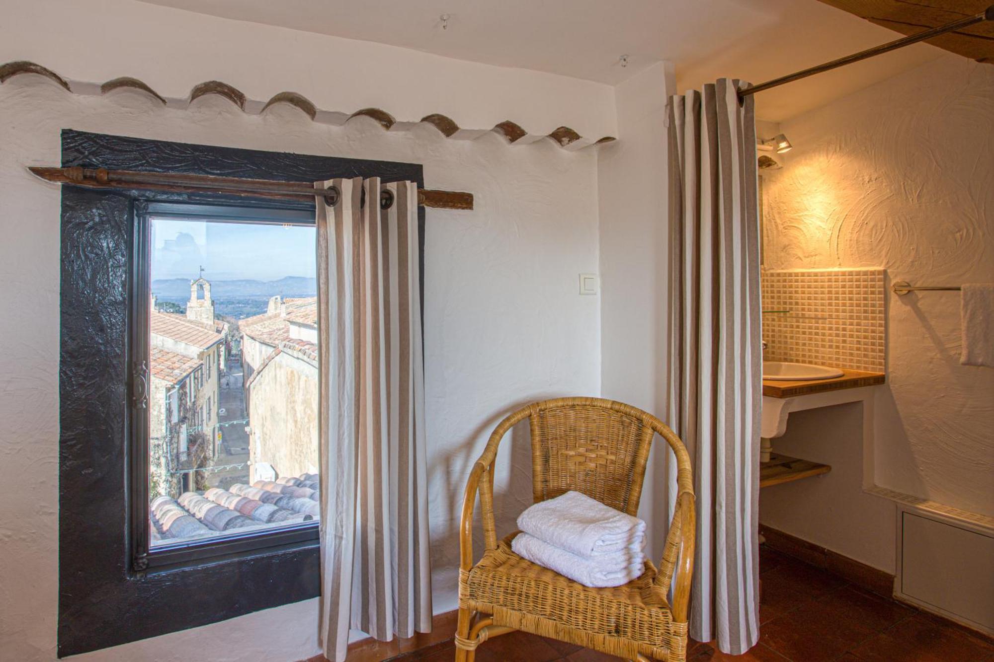 Hotel Restaurant Les Remparts Венаск Экстерьер фото